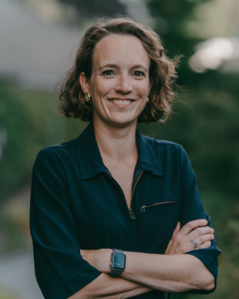 Dr. Carmen Dierickx Dr. Carmen Dierickx